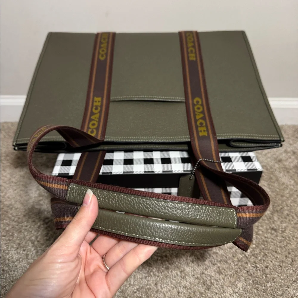 Coach Smith Tote NWT - Picture 8 of 8